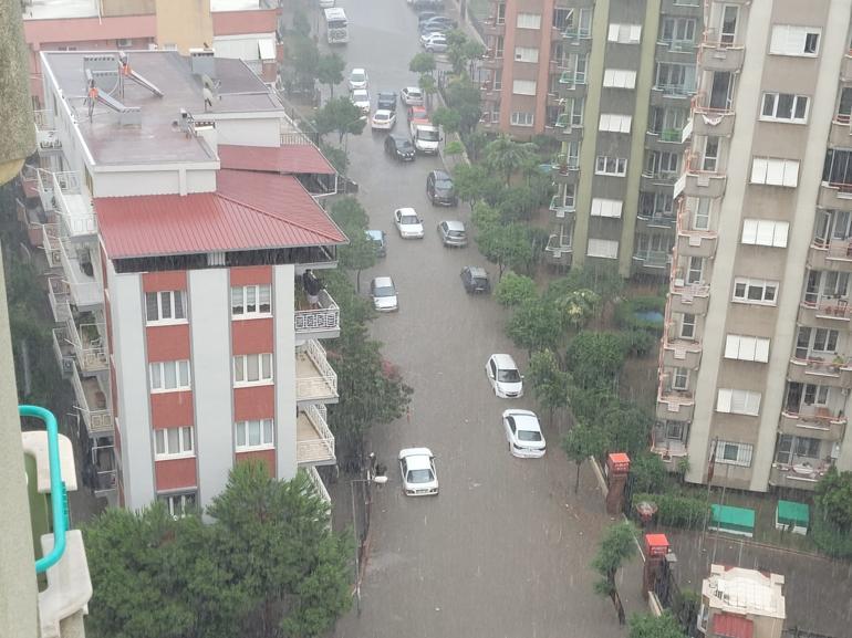 Des toits ont volé, des arbres sont tombés, la vie paralysée à Ankara Une nouvelle alerte météorologique