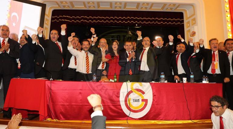 Son Dakika: Galatasarayın yeni başkanı Dursun Özbek oldu Sonuçların ardından ilk açıklama...