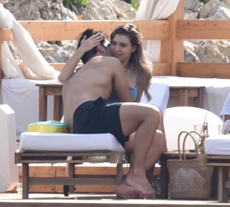 Yaz esintisi... Ünlülerin tatil keyfi