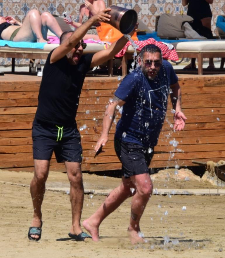 Yaz esintisi... Ünlülerin tatil keyfi