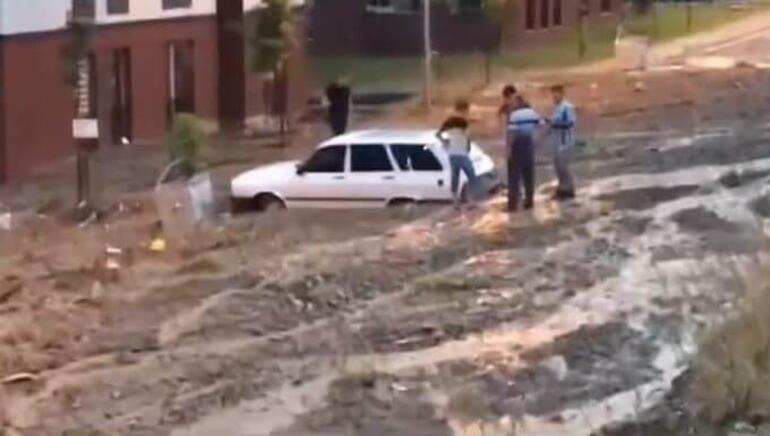 Ankara ve İstanbul dahil pek çok kentte şiddetli yağış... Yaz afeti
