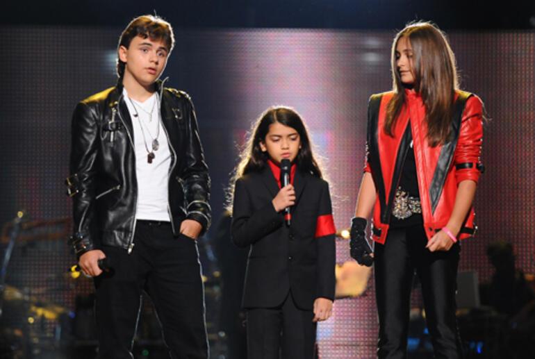 Children of the legendary singer on the night of the awards: their fathers could not see them like this