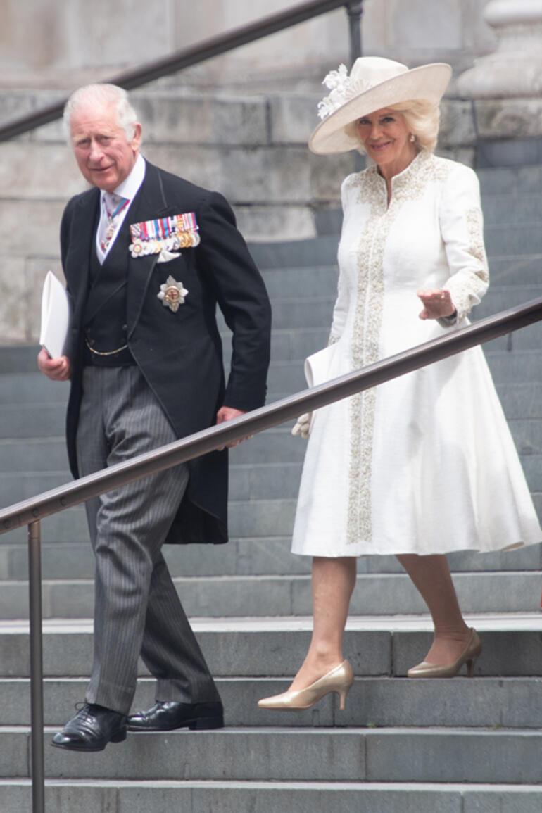 El Príncipe Carlos y el Príncipe William persuadieron a la Reina para que eliminara al príncipe del medio: Juego de Tronos