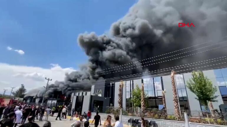 Son dakika.... Diyarbakır’da kozmetik fabrikasında yangın