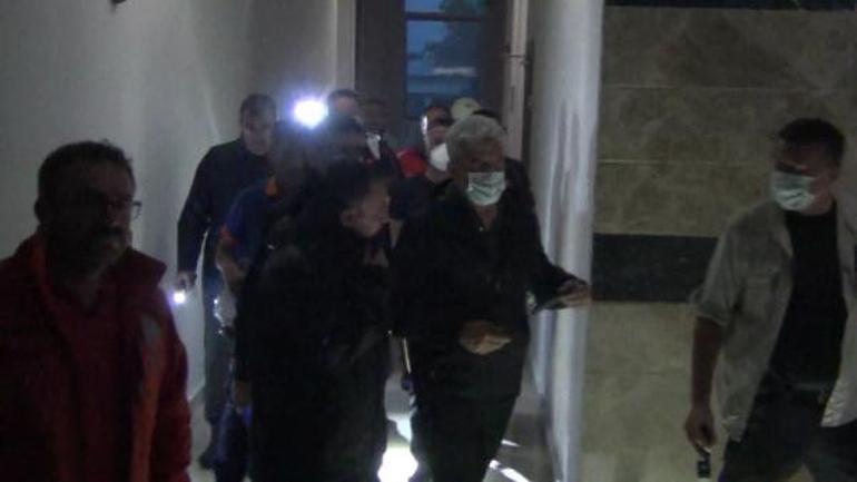 Erzincanda AFAD binasına yıldırım düştü
