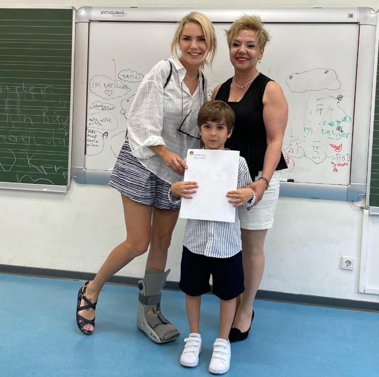 Ünlülerin karne heyecanı