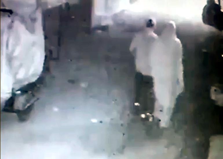 Aile meclisinde ölüm kararı Kara çarşaf giydi, eski eşini vurdu, sevgilisini öldürdü