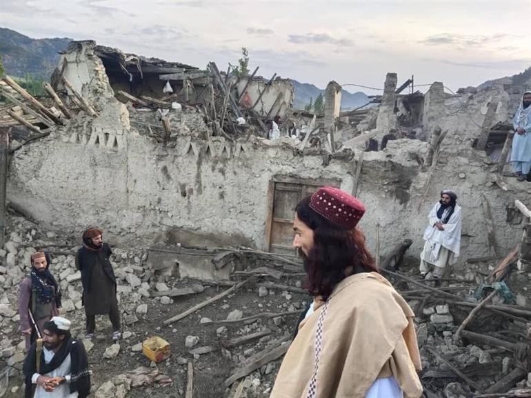 Afganistan’da deprem: Yüzlerce ölü ve yaralı var