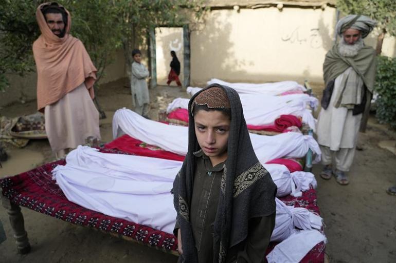 Afganistan depreminde acı bilanço: Çok sayıda çocuk hayatını kaybetmiş olabilir