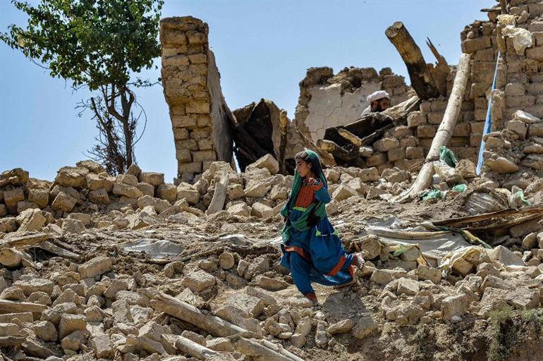 Afganistan depreminde acı bilanço: Çok sayıda çocuk hayatını kaybetmiş olabilir