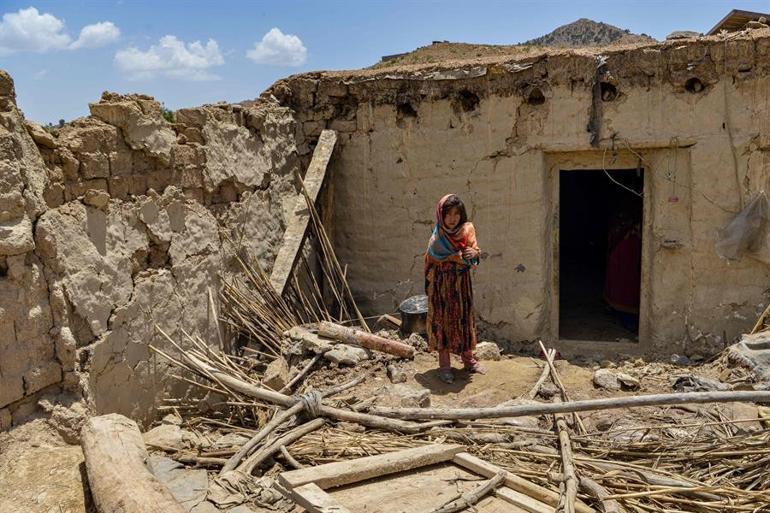 Afganistan depreminde acı bilanço: Çok sayıda çocuk hayatını kaybetmiş olabilir