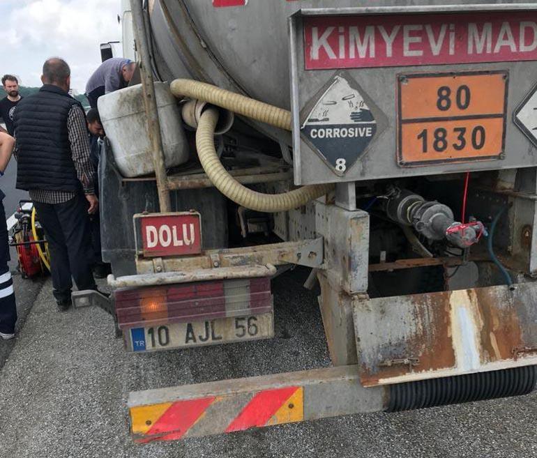 Kolu tankerin altına sıkıştı Yarım saat kurtarılmayı bekledi