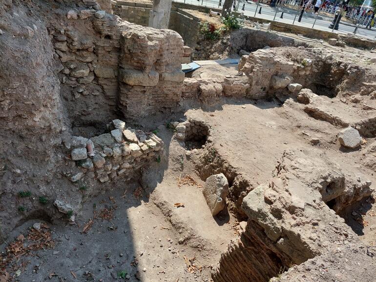 Plus vous creusez, plus l'histoire se révèle : le quartier ottoman, les murs byzantins retrouvés