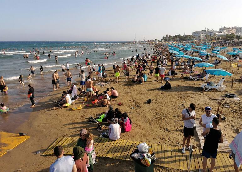 Kızkalesinde bayram yoğunluğu: Plajlar doldu