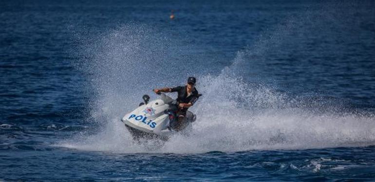 Antalyada deniz polisi, jet-ski ile hayat kurtaracak