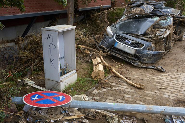 Nous nous souvenons des victimes des inondations