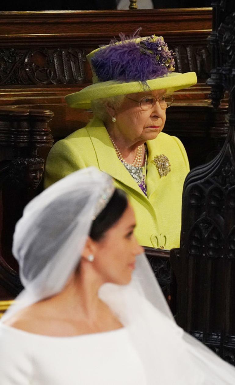 Kraliçe II. Elizabeth buna yardım edemez: Tanrıya şükür Meghan gelmeyecek