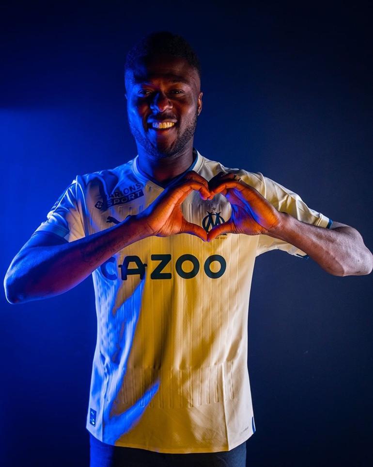 Son Dakika: Şansölye Mbemba'nın gerçek yaşı olay oldu Herkes 27 yaşında olduğunu düşünürken o belge ortaya çıktı... Fenerbahçe de onu istedi...