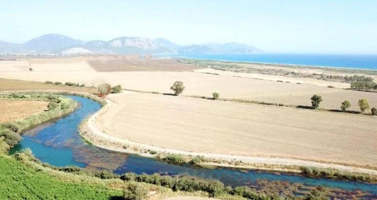 Loira in Francia, Toscana in Italia, Smirne in Turchia