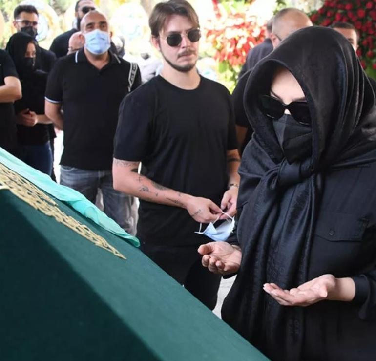 Anneye son görev Ebru Gündeşin gözyaşları...