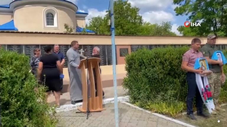 Rusya-Ukrayna arasındaki gerginlik kiliseye sıçradı: Rahip, rahibe haçla saldırdı