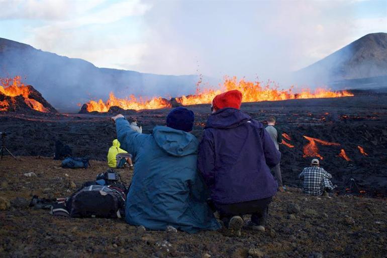 Volcano eruption in Iceland spewing lava from cracks, 400 earthquakes occurred...