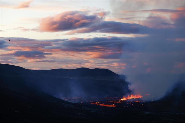 Volcano eruption in Iceland spewing lava from cracks, 400 earthquakes occurred...