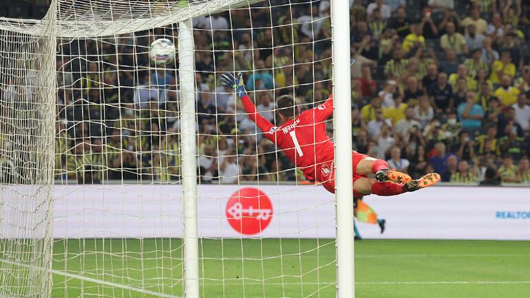 Fenerbahçe'de Jorge Jesustan Slovacko ile yaptığı maçın golünü attı, 30 dakika sonra maçtan çıkarıldı ama...