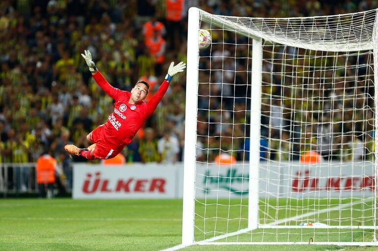 Son dakika: Fenerbahçe - Slovacko maçına Lincoln Henrique ve Emre Mor damgası Beni mahcup etti İrfan Can ve Mert Hakanın gole tepkisi...