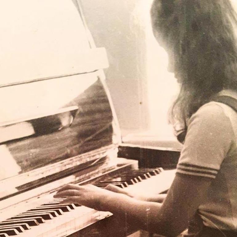 Comtesse de la musique aux pieds nus