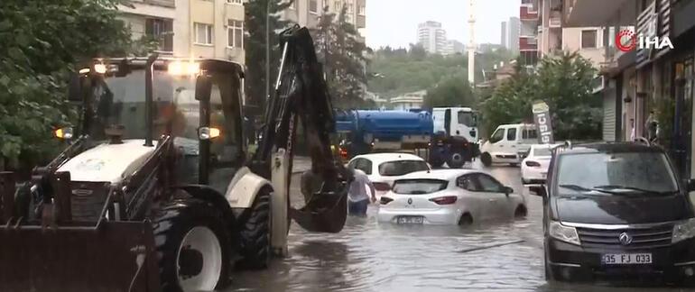 Çok sayıda kente önemli uyarı Beklenen yağış geldi, yollar göle döndü, araçlar suya gömüldü