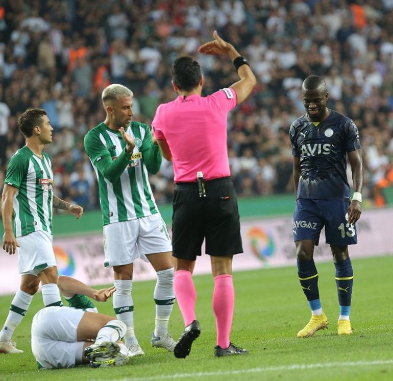Son dakika: Konyaspor - Fenerbahçe maçında çok konuşulan kırmızı kart Enner Valencia Ligde bir ilki yaşadı...