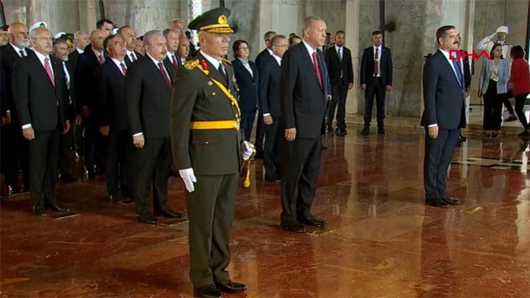 30 Ağustos Zafer Bayramı kutlanıyor... Cumhurbaşkanı Erdoğan ve devlet erkanı Anıtkabirde