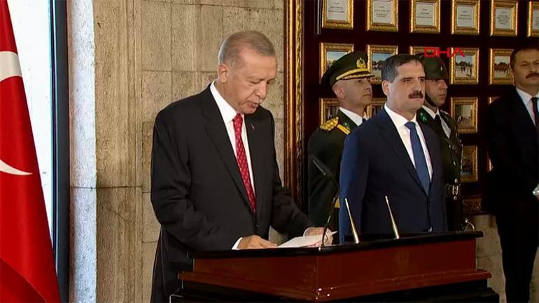 30 Ağustos Zafer Bayramı kutlanıyor... Cumhurbaşkanı Erdoğan ve devlet erkanı Anıtkabirde
