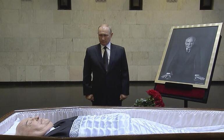 Putinden Mihail Gorbaçov'un başlangıcının oğlu liderine böyle veda etti
