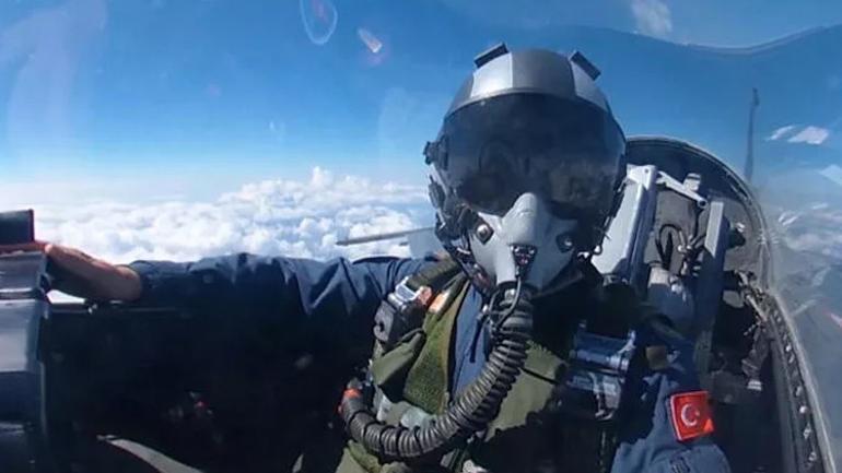 Son dakika... Bakan Akardan Egede gövde gösterisi: F-16 ile özel uçuş