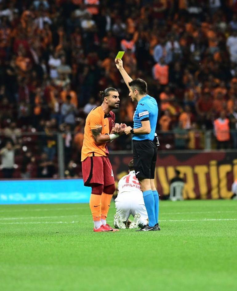 Son Dakika: Galatasaray - Gaziantep FK maçı sonrası gündem Yaşar Kemal Uğurlu Sezonun en kötüsü, kabul edilemez, dağıldı, Gaziantepli oyuncu ipten aldı...