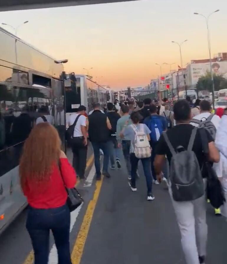 Son dakika: İstanbulda metrobüs kazası Vali Yerlikaya: 42 hemşehrimiz yaralandı
