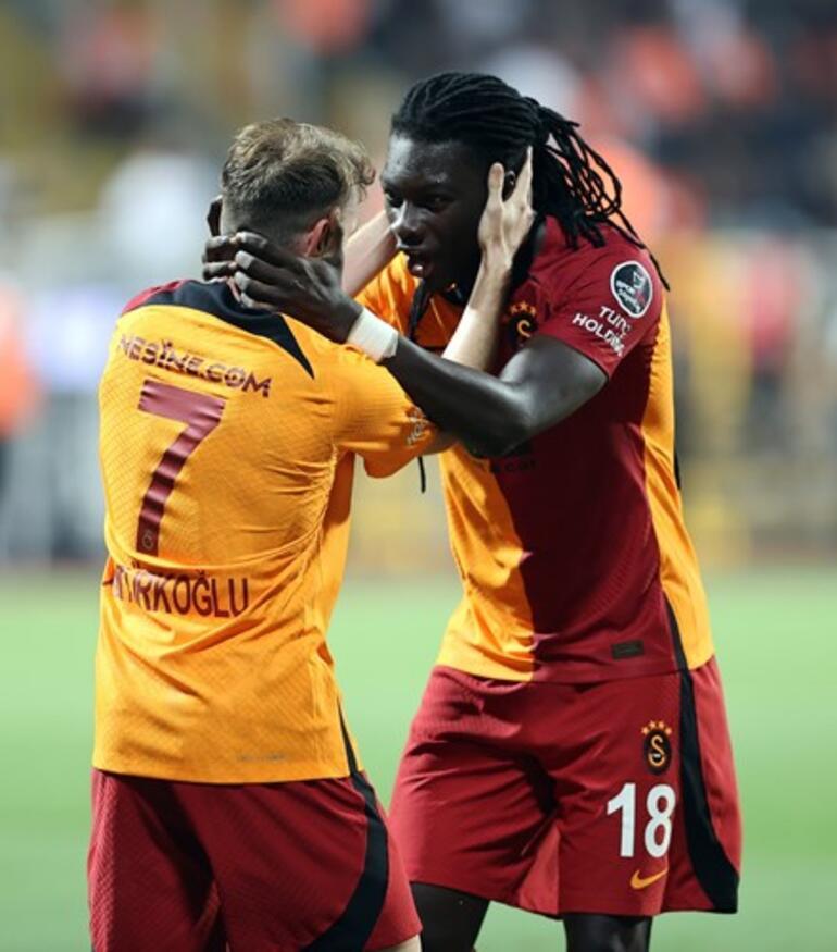 Last Minute: In the match of Kasımpaşa - Galatasaray, he enchanted in 13 minutes like Ancelotti ... Gomis and Kerem scored, but the two of the real heroes