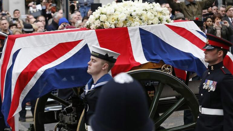 Last minute... The Queen's coffin has left Buckingham Palace... They will play the lead role at the funeral