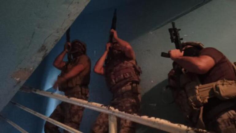 Mersinde terör operasyonu: 10 belediye çalışanı için gözaltı kararı