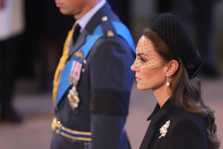 Kate Middleton wears vengeance earrings: Salute to both the Queen and mother-in-law