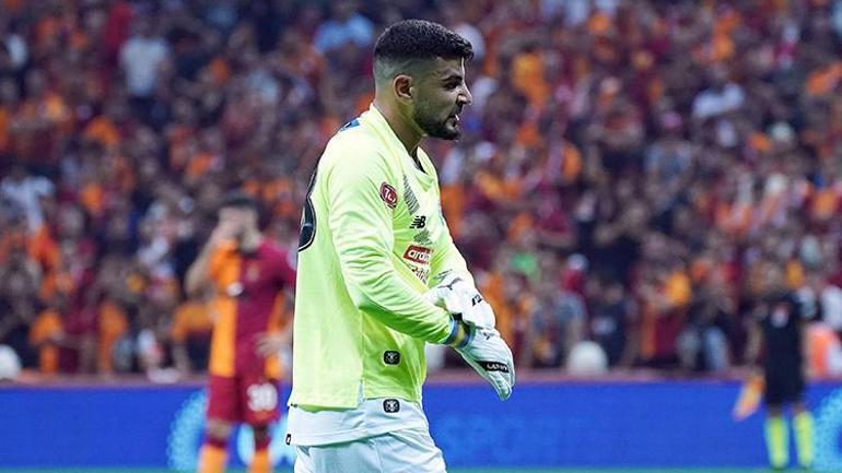 Galatasaray-Konyaspor maçında saha karıştı Kırmızı sonrası Adil Demirbağ kaleye geçti