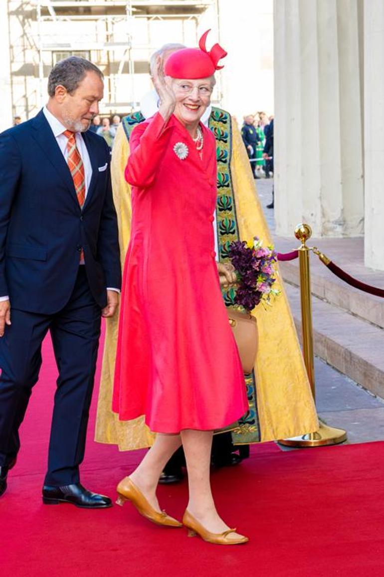 Monarchy peak at Queen Elizabeth II's funeral: They go to mourn