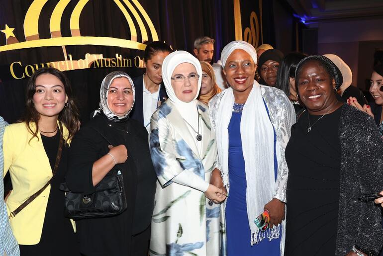 Emine Erdoğan, ABD'de Uluslararası Müslüman Kadınların Başarı ve Topluma Katkı Ödülü'nü aldı