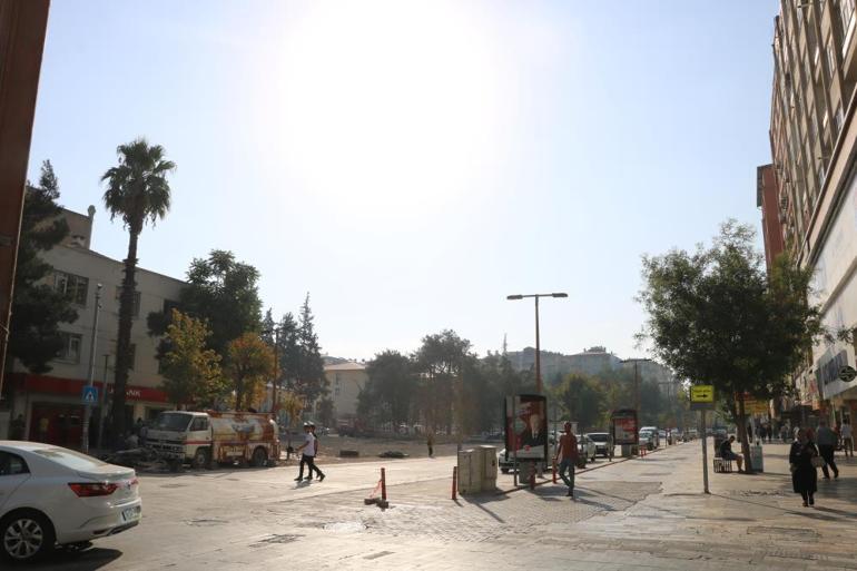 Dünyanın en saçma binası artık yok... Tamamen yıkıldı