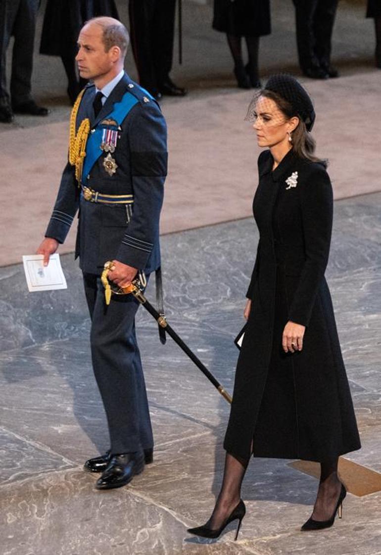 Queen Elizabeth II was buried with her favorite jewels