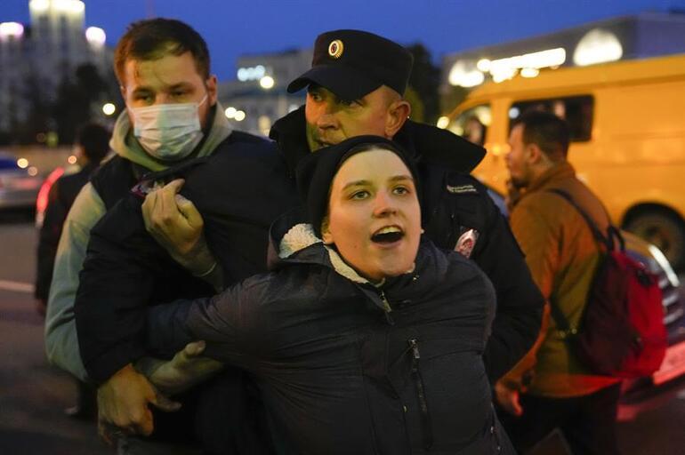 Rusyada seferberlik protestosu... Binden fazla kişi gözaltına alındı