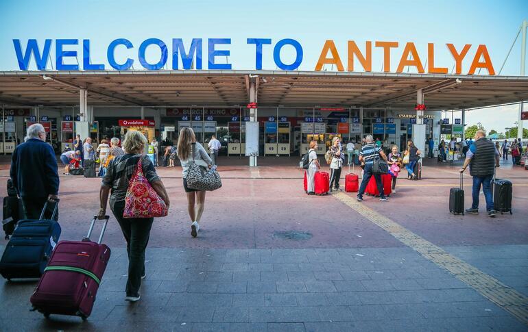 Putin'in açıklamasının ardından Rusya, Antalya'ya akın etmeye başladı.