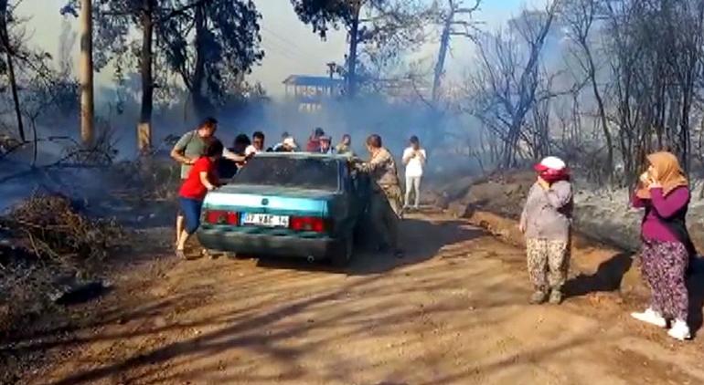Son dakika... Antalya'da iki ayrı bölgede orman yangını